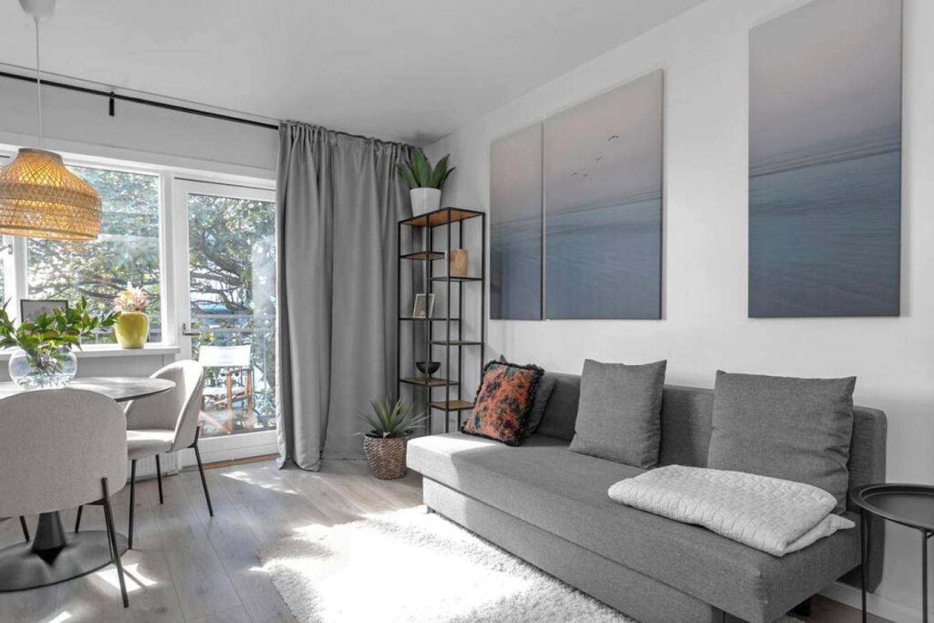 Lokastigur Charming And Inviting Apartment Lejlighed